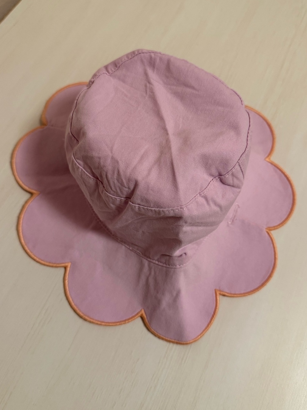 Pink Flower-Edge Bucket Hat reversible